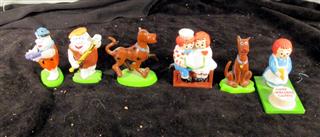 LOT OF 6 VINTAGE VANITY FAIR DIE CAST FIGURINES - SCOOBY FRED RAGGEDY ANN - FIGU